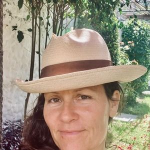 Meet your Posher, Joni